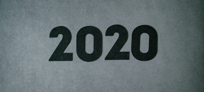 Crni brojevi na sivoj pozadini 