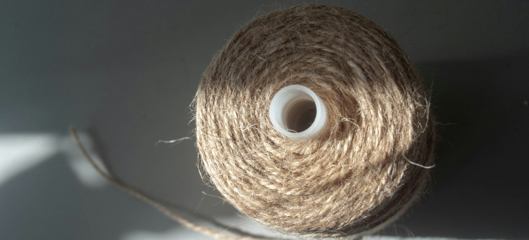 Konac od prirodnih materijala 