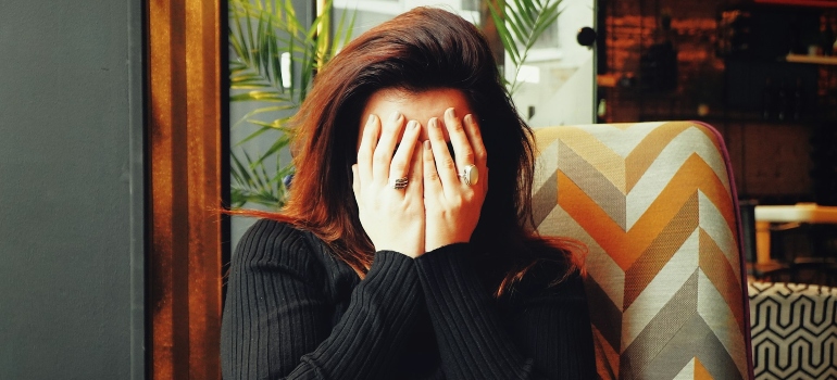 Osoba kojoj je low tox život stvorio stres